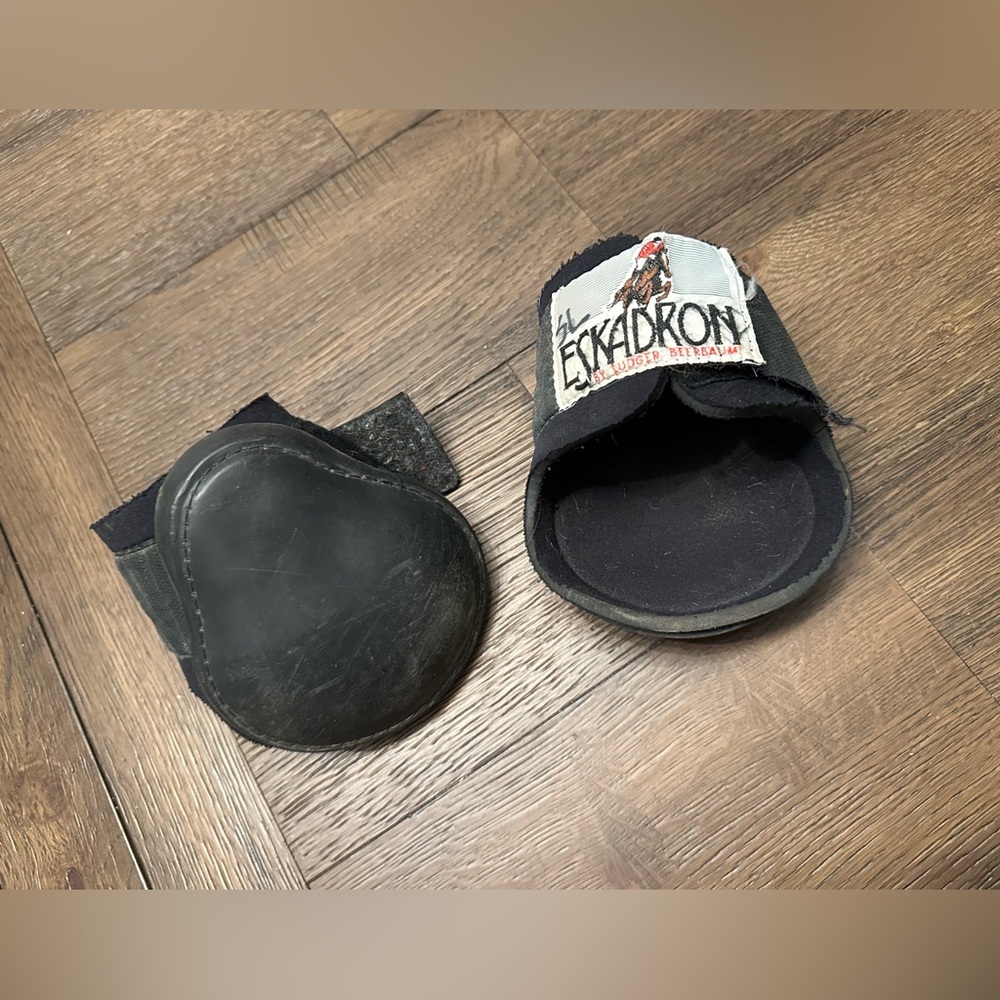 Horse Tack - Eskadron Fetlock Boots